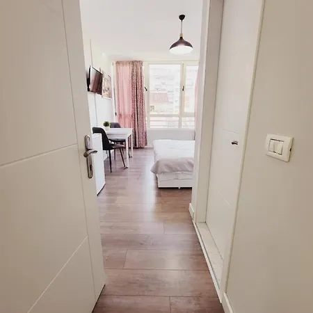 Πανσιόν Nuestra Casa Τίρανα
