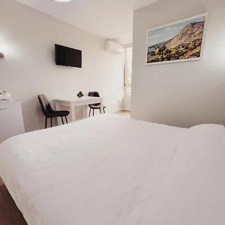 Pensionat Nuestra Casa Tirana